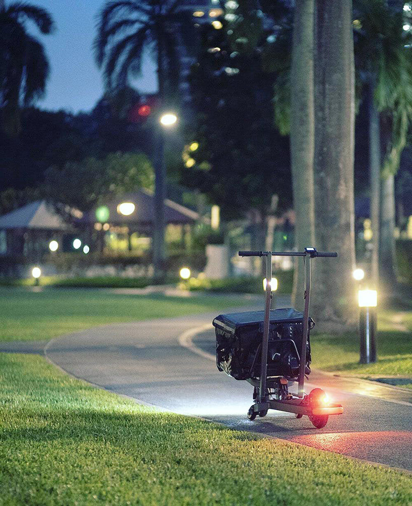 MIMO C1 goes from electric scooter to trolley in just 3 seconds