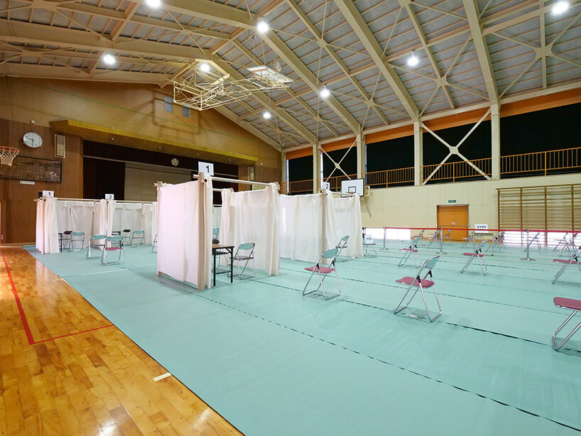 shigeru ban and VAN test paper partition system for vaccination sites in japan