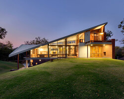 studio 4000 encloses its weekend house in aalloa, india with parabolic roof surface