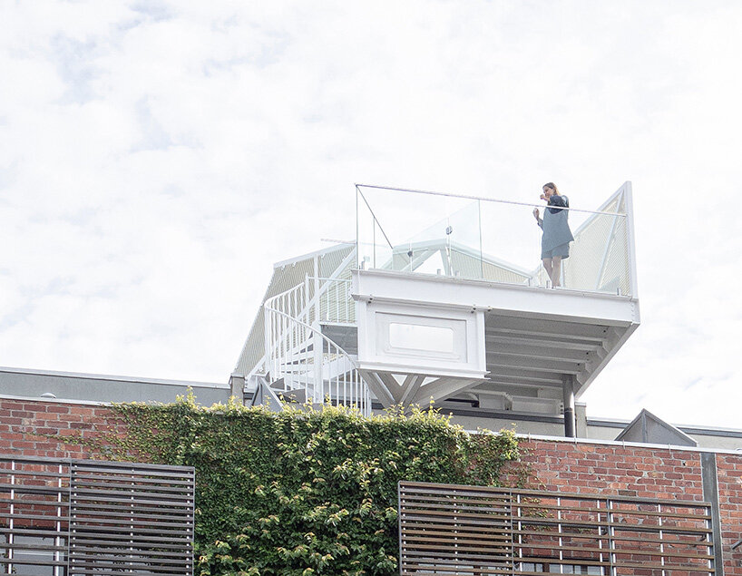 studio edwards adds 'sky pavilion' to roof of melbourne townhouse