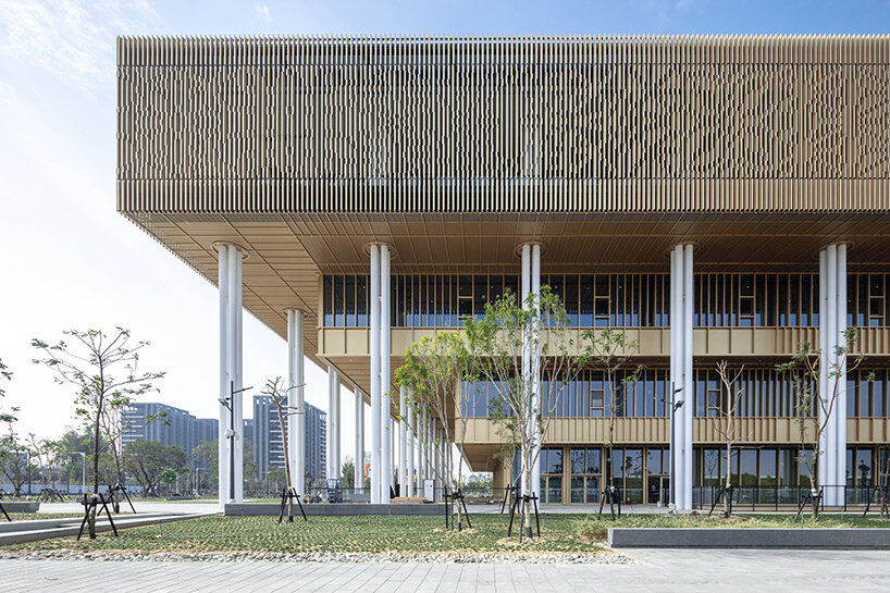 tainan public library by mecanoo + MAYU architects opens in taiwan