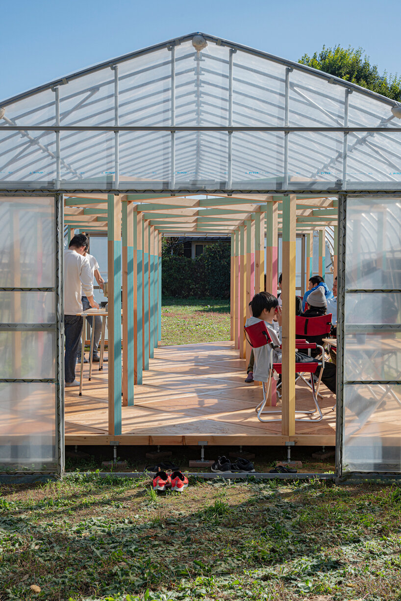 UENOA architects builds a transparent multipurpose space for a farmer in japan