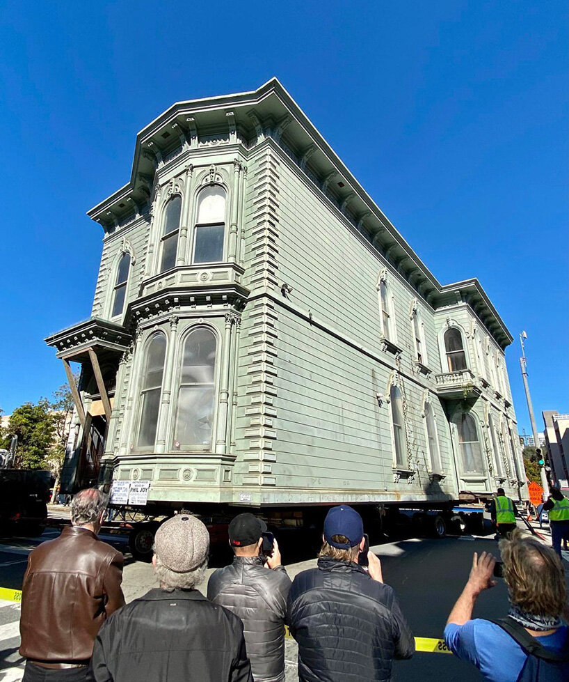 this timelapse shows the 139-year-old victorian home moving through san francisco