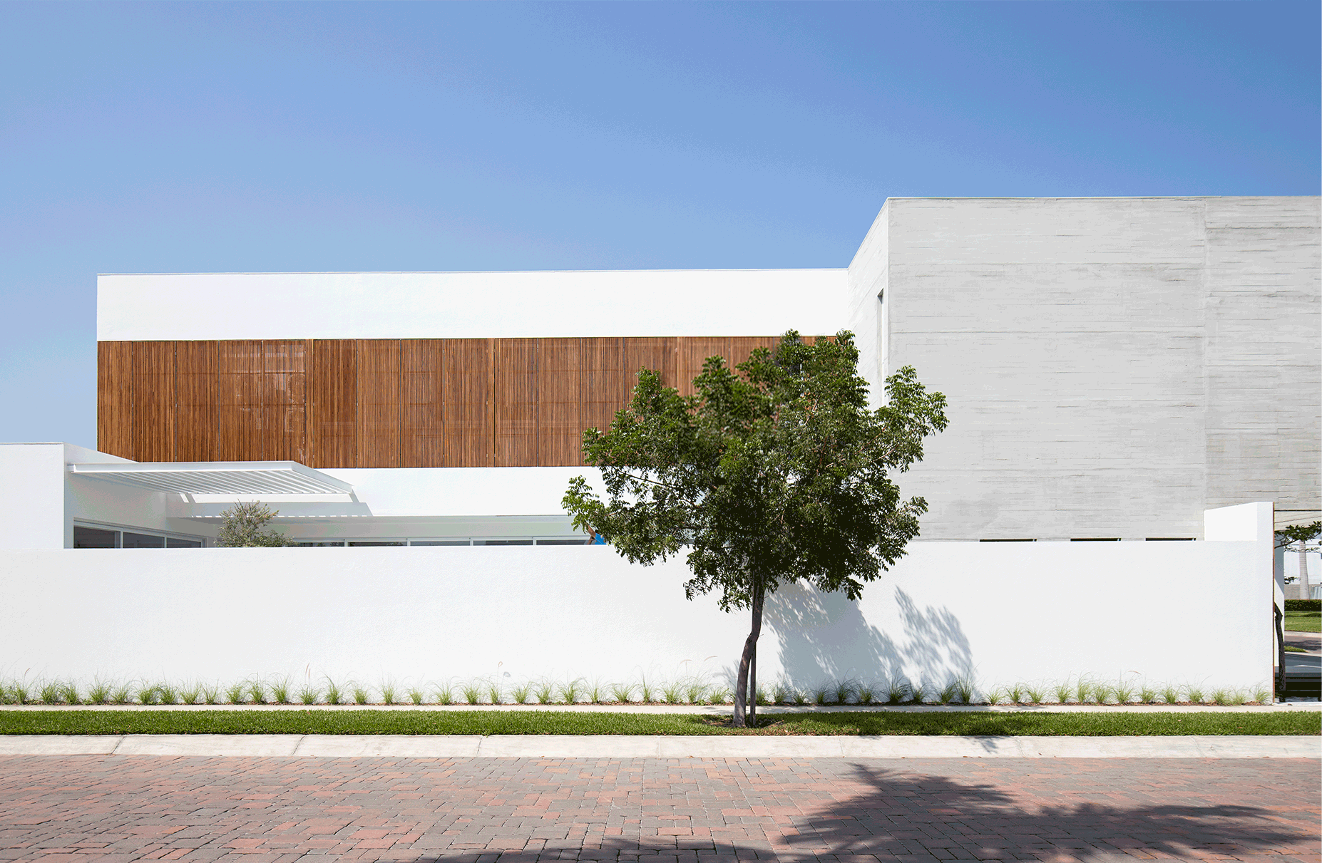 orense arquitectos designs home of serenity with mocoli house in ecuador