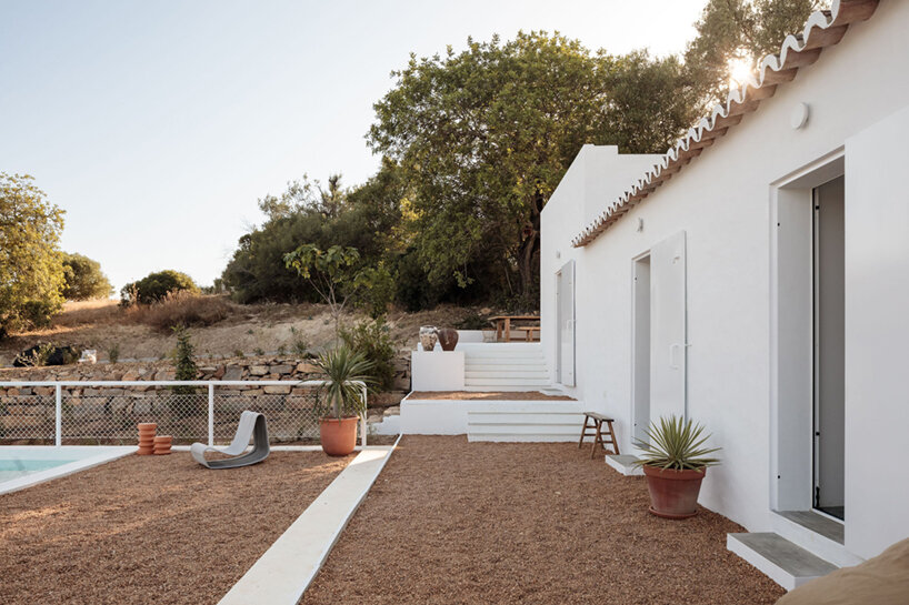 atelier rua builds a terraced landscape along the roof of its casa um
