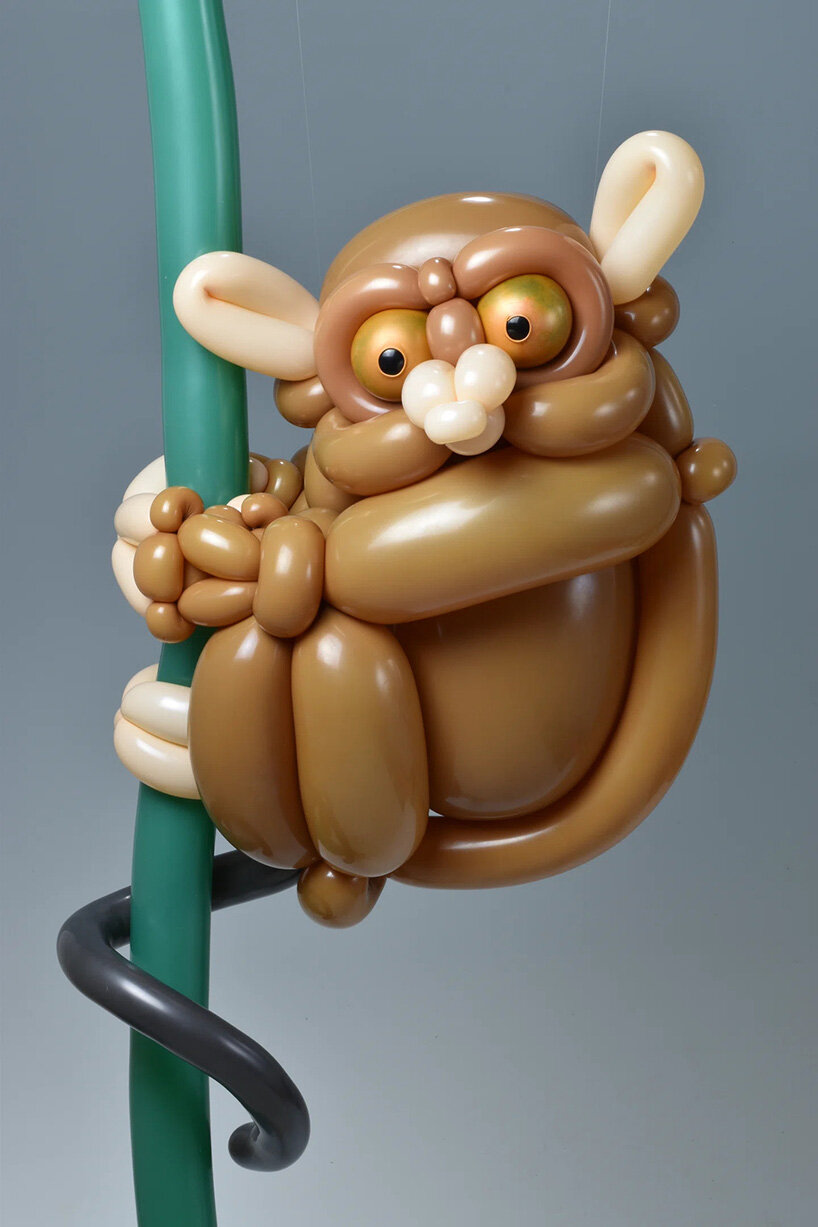 masayoshi matsumoto teaches how to create realistic animal sculptures, using balloons only