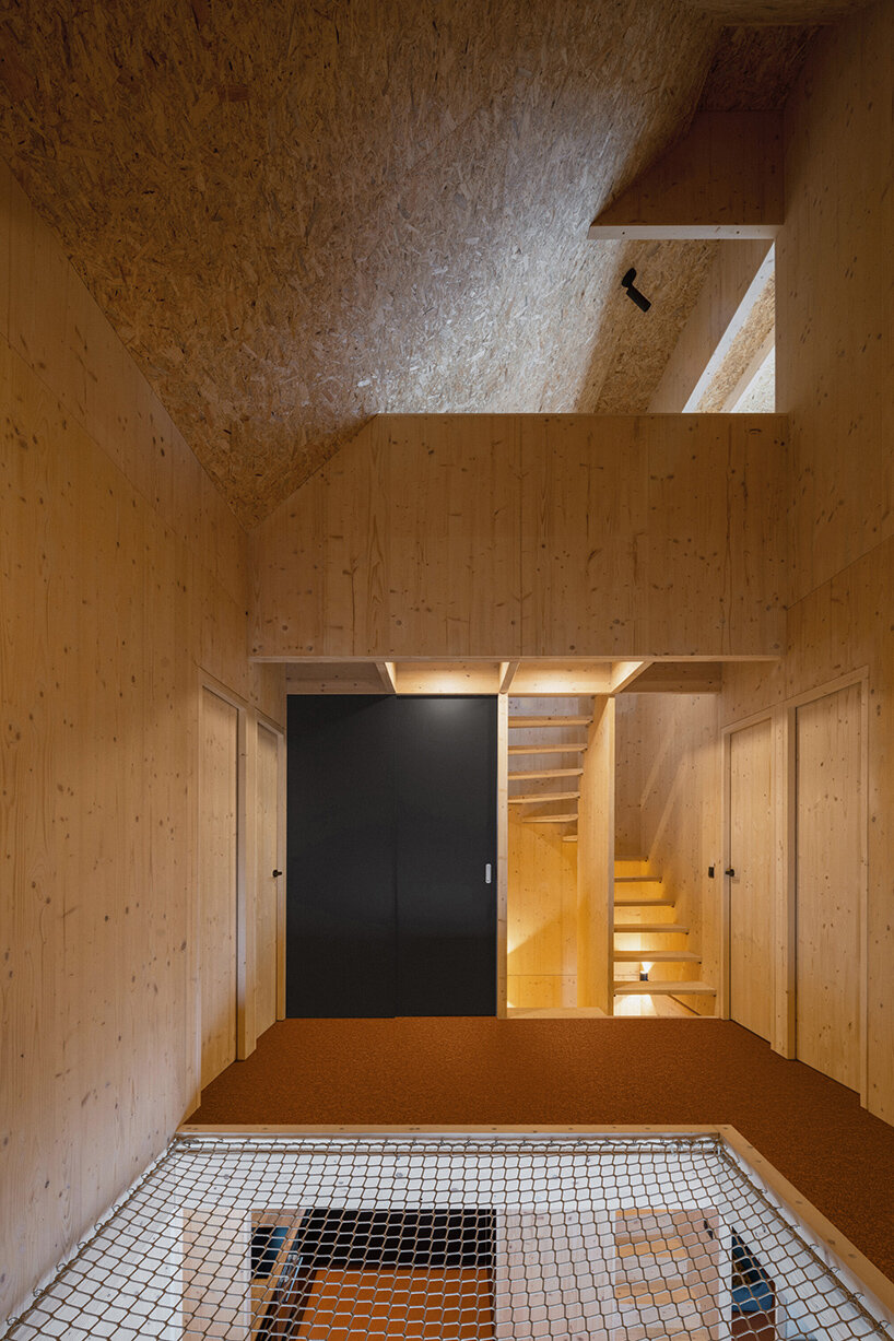 NEW HOW completes its weekend house nové hamry as a lookout tower in the mountains