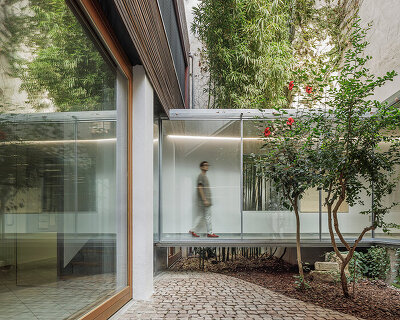 sol89 celebrates the porous urban fabric of córdoba with its 'office within a block'