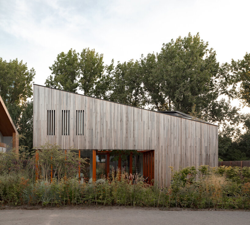 studio AAAN plans a two-story house around a central patio space in rotterdam