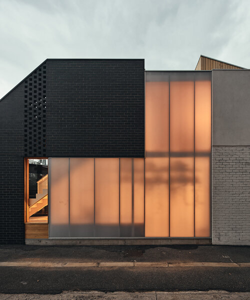 translucent polycarbonate panels illuminate a flexible melbourne home designed by BLOXAS