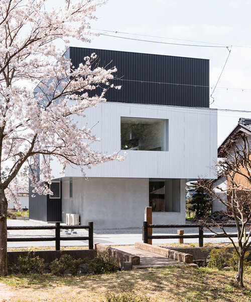 FORM / kouichi kimura completes 'frame house' in japan with cantilevering upper floor
