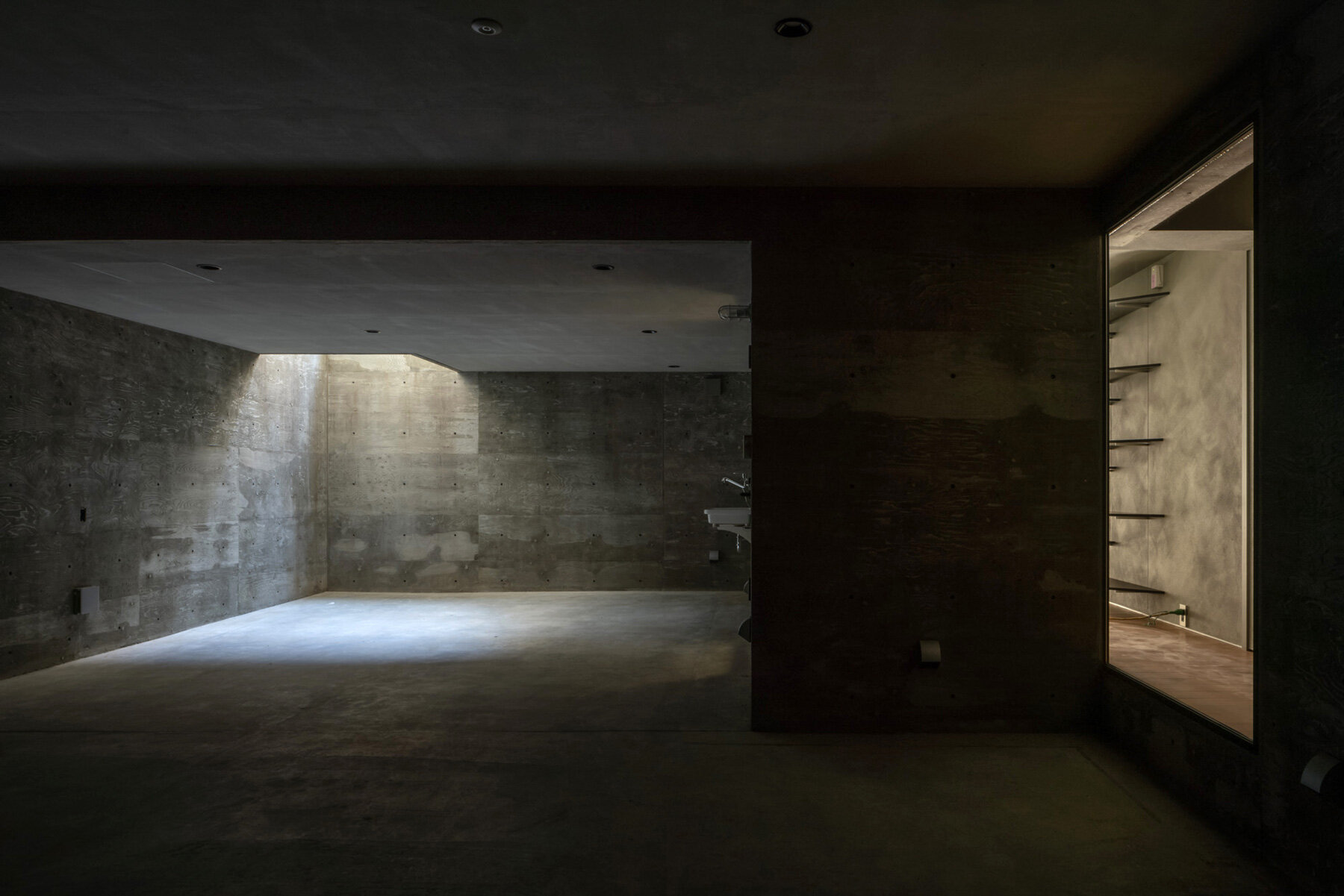 keitaro-muto-architects-oosu-house-concrete-japan-designboom-large