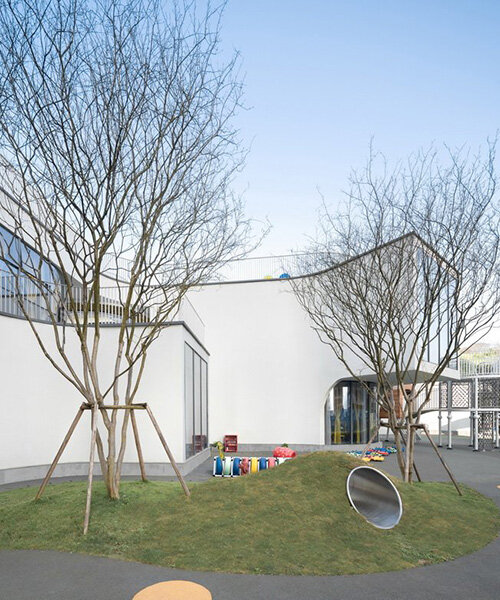 kindergarden by NAN architects blurs the boundary between interior & exterior in china