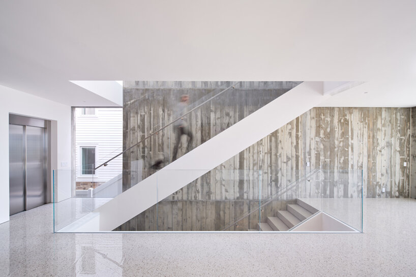 dan brunn curates a dwelling that is 'positively negative' along venice beach
