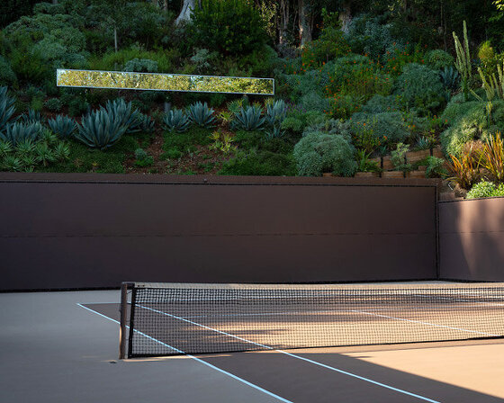 linear reflective piece by phillip k. smith III + SOM mirrors the californian landscape