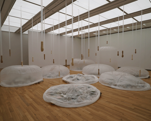 expressing emptiness and volumizing voids: japanese artist yasuaki onishi on casting the invisible