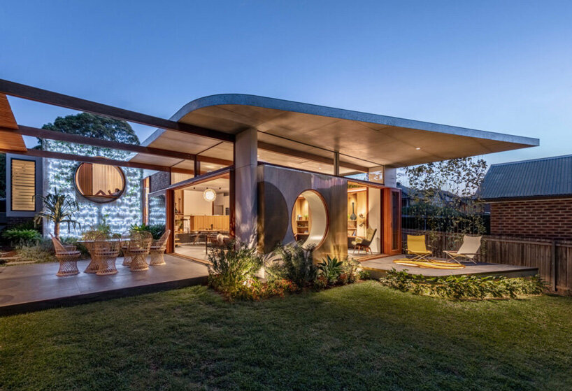 'totoro house' by CplusC playfully blends internal + external spaces in sydney, australia