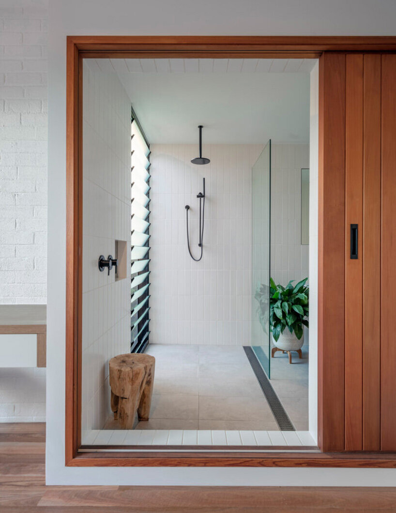 'totoro house' by CplusC playfully blends internal + external spaces in sydney, australia