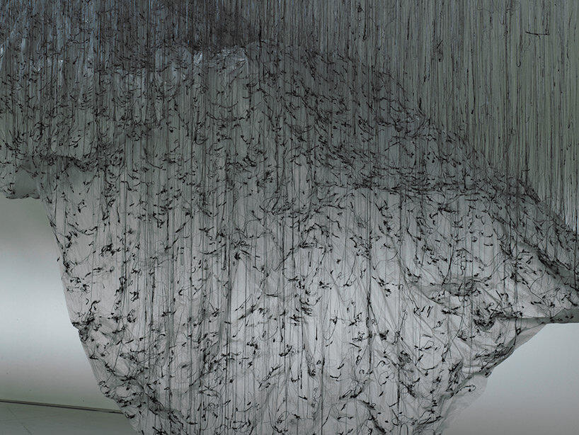 expressing emptiness and volumizing voids: japanese artist yasuaki onishi on casting the invisible