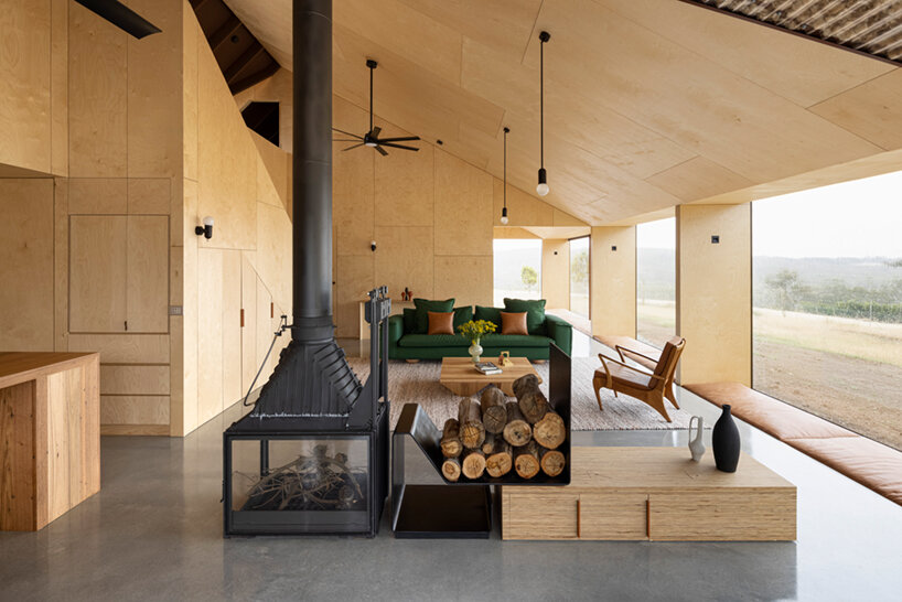 FMD architects reimagines tasmanian farmhouse with its contemporary 'coopworth'