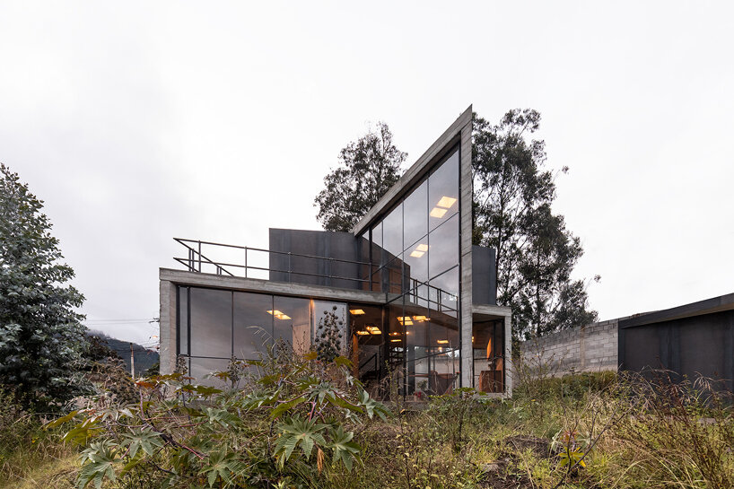 emilio lópez arquitecto muta house quito ecuador designboom