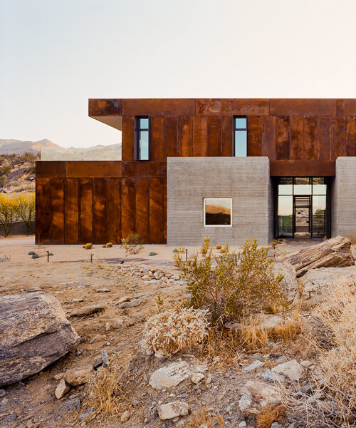 EYRC's ridge mountain house is designed to harmonize with its desert context