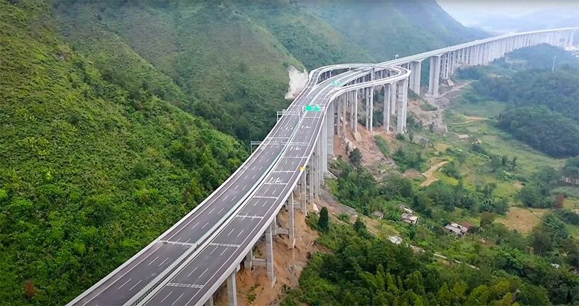 watch cars using this high-speed turnaround in china's guizhou province