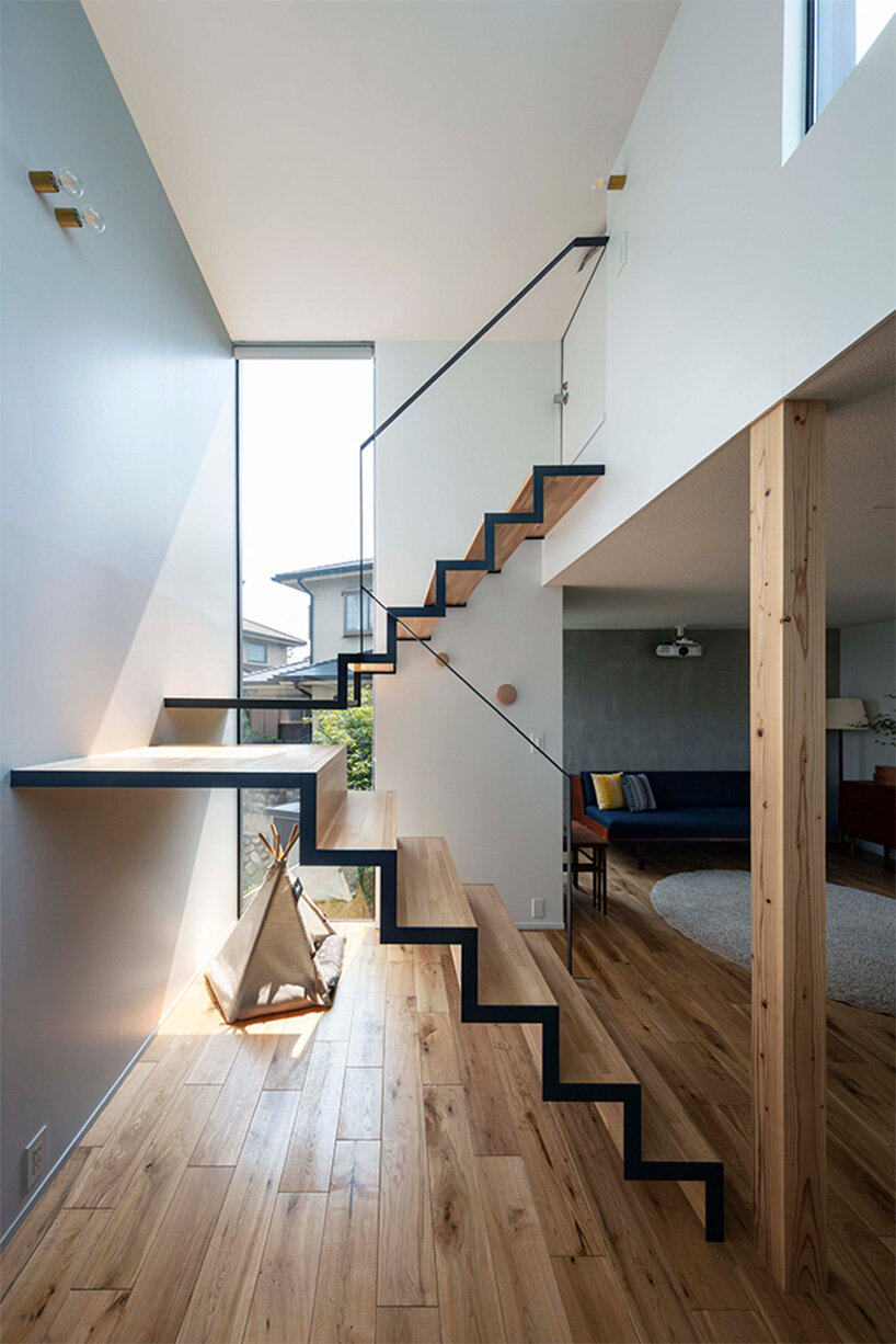 Setsuko Sakakibara Forms Duplex House In Japan With Uneven Shaped Blocks