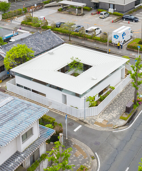 junichi suezaki architects' toyohashi house encloses a light-filled, gardened courtyard