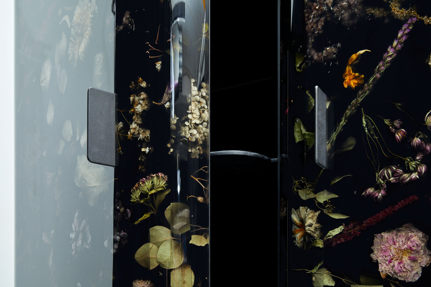 marcin-rusak-flora-cabinet-designboom-013