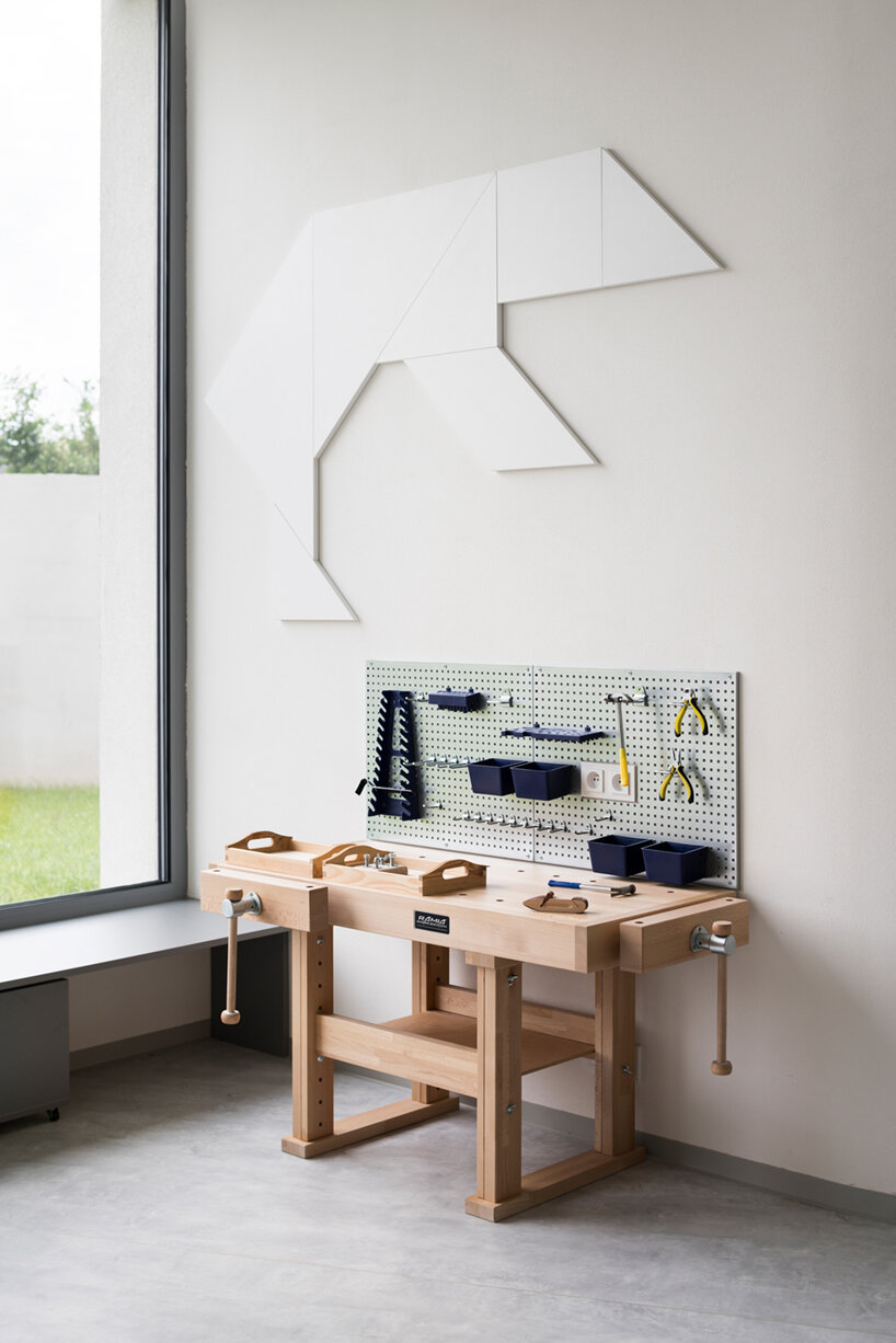 no architects' montessori kindergarten is a soft, playfully-designed volume