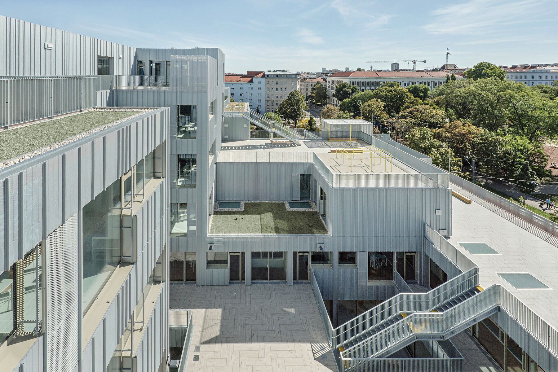 ppag-architects-langenfeldgasse-primary-and-vocational-school-vienna-designboom-16