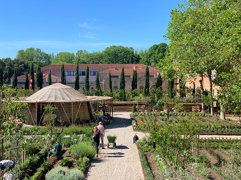 simón vélez and stefana simic build bamboo 'majlis' at the venice architecture biennale