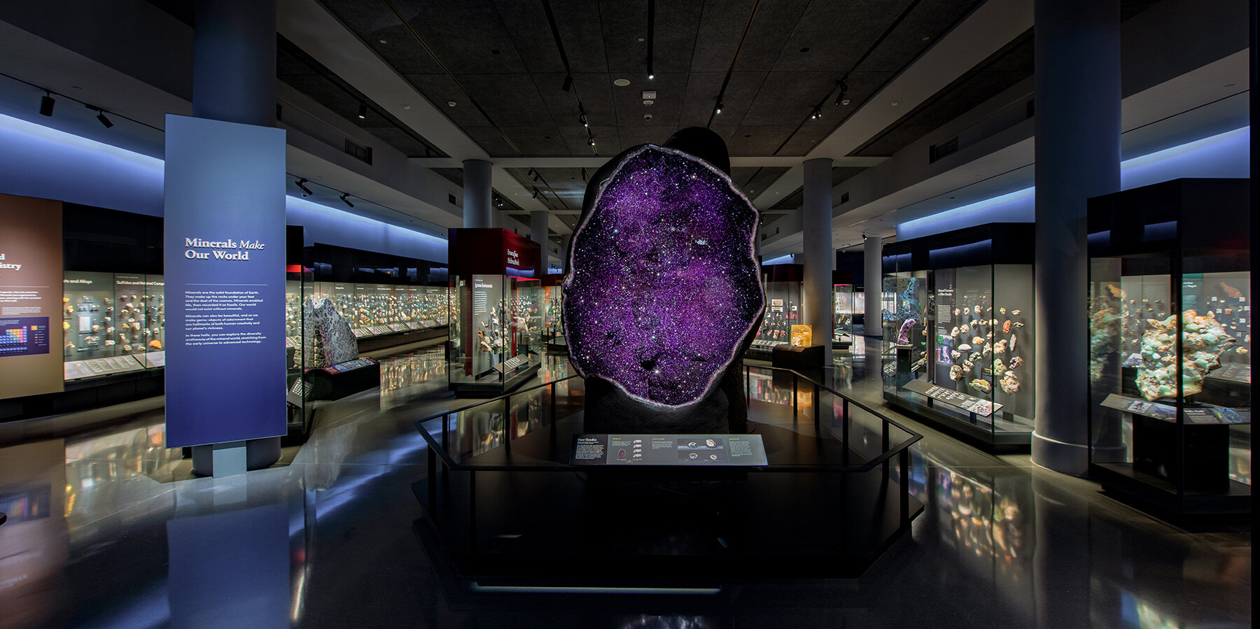 american-museum-of-natural-history-halls-of-gems-minerals-designboom-13X