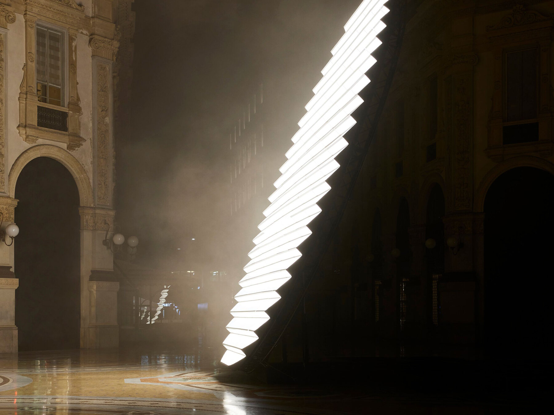 amo-lights-up-emblematic-milanese-gallerie-bulgari-fine-jewelry-show-designboom-21800