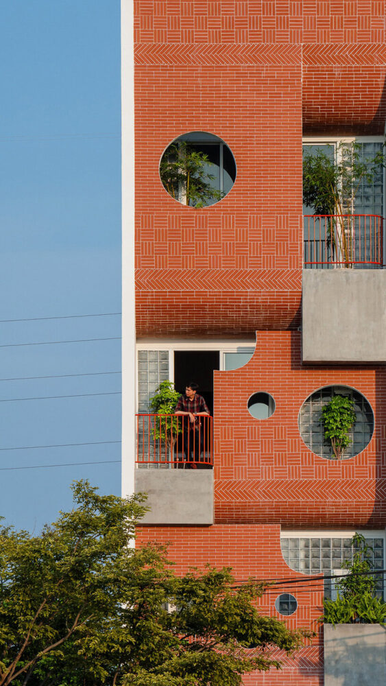 round openings + blank spaces form AD9 architects' vietnamese house