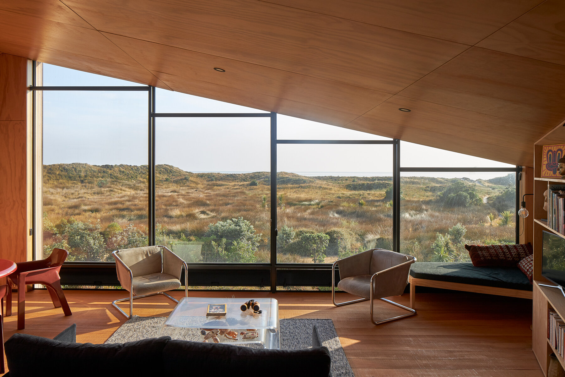 edwards-white-architects-bowentown-bach-new-zealand-designboom-29X