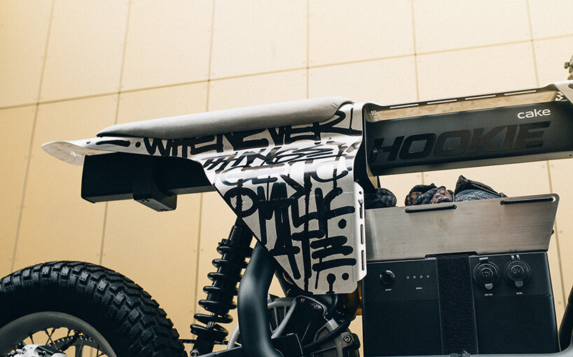 hookie co crafts custom art, ant-inspired CAKE ösa electric bike