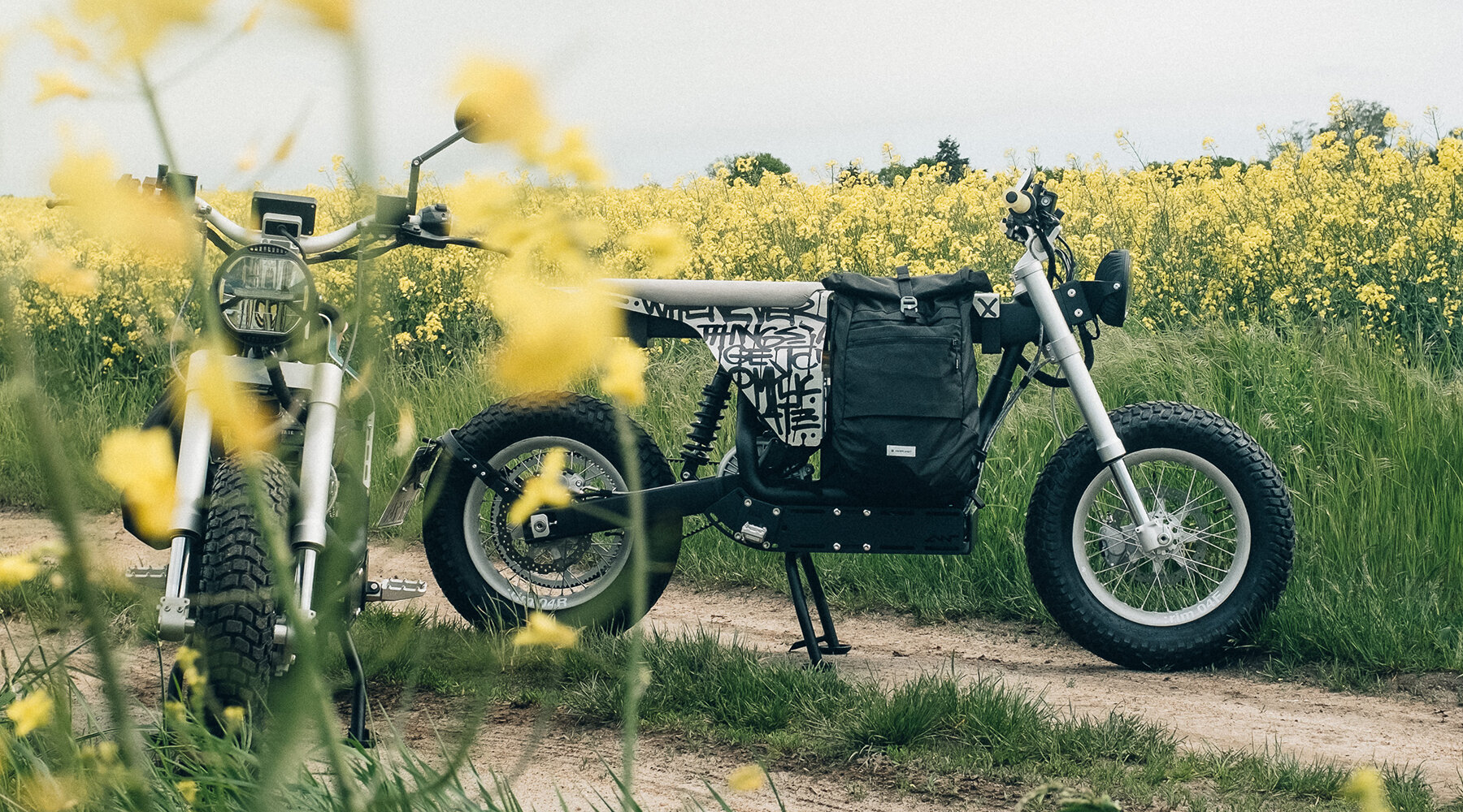 hookie-co-ant-cake-osa-electric-motorbike-designboom10-large