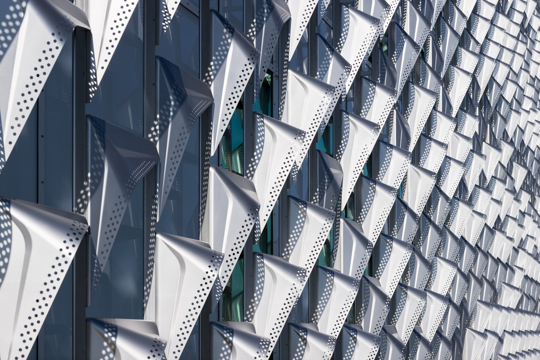 interview-stefan-behnisch-harvard-university-science-engineering-complex-designboom-1800b