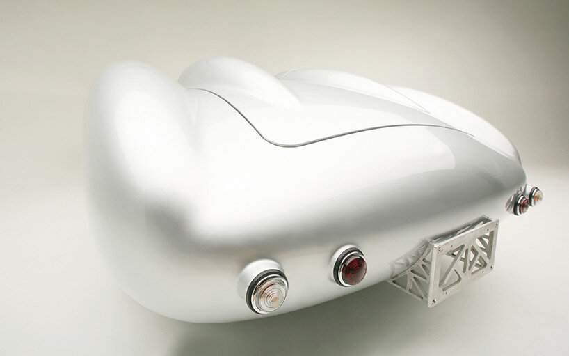 iconic 1957 aston martin DBR2 gets futuristic remake with lightweight carbon fiber body