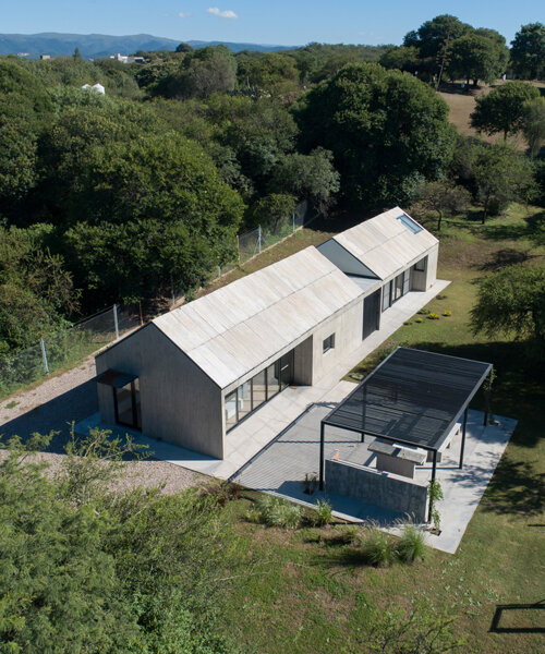 GRUPO studio's house TT is a minimalist concrete volume in argentina