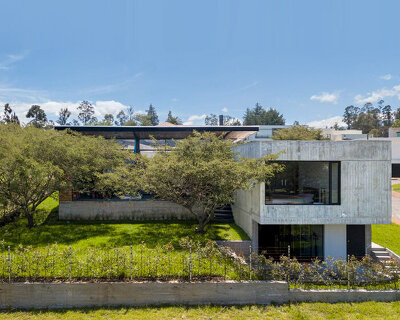 concrete 'casa 9B' balances privacy and openness in quito, ecuador