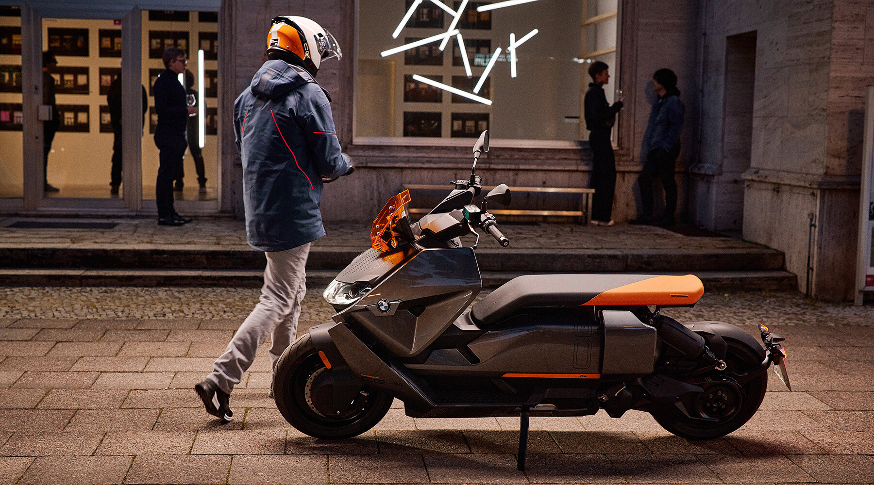 bmw-ce-04-motorcycle-production-designboom10