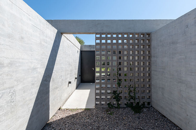 GRUPO studio curates is casa SI as a residential composition in concrete