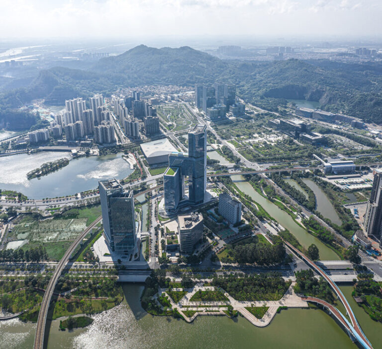 Aedas' kingboard plaza tower in nansha is a group of stacking volumes