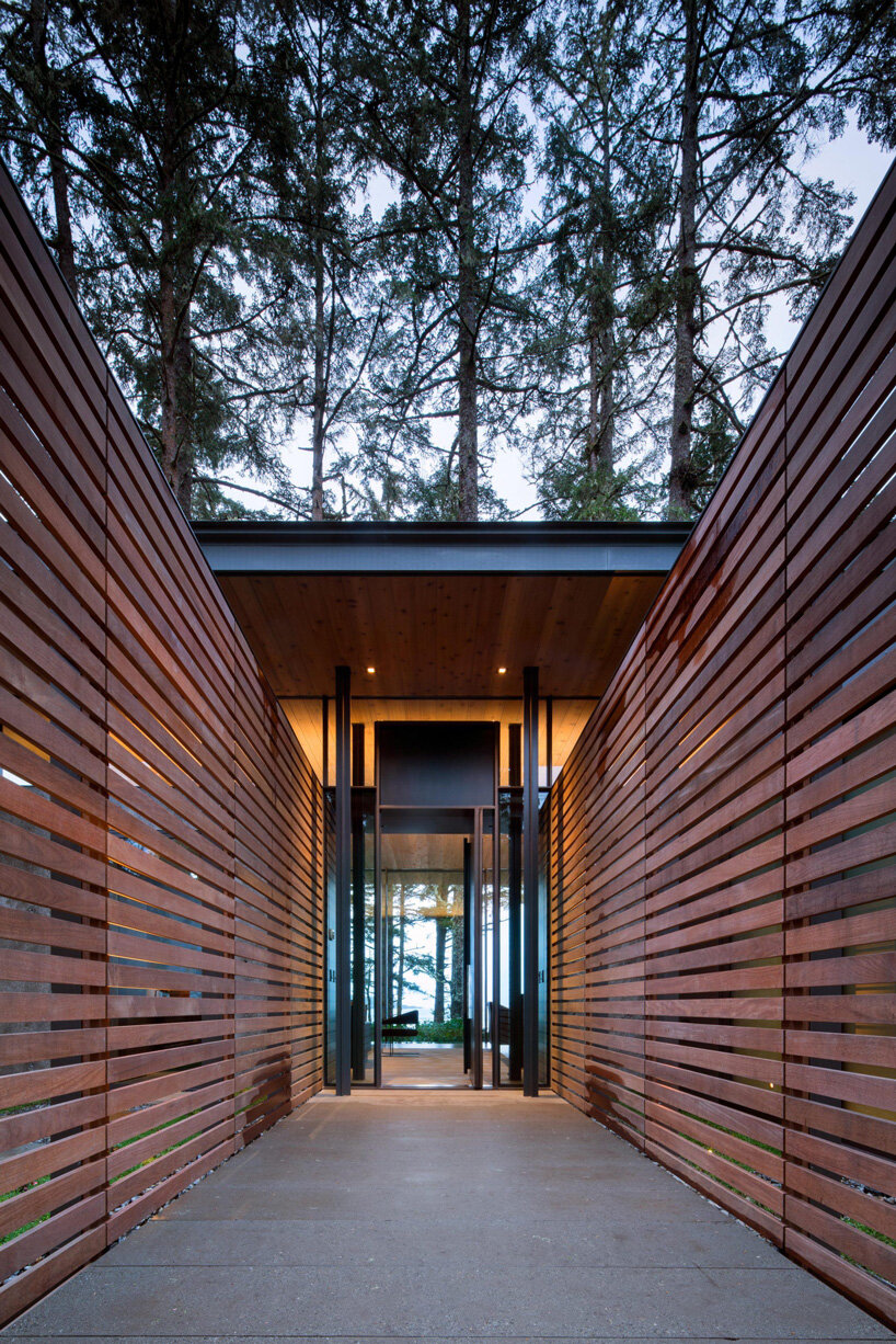 olson kundig's tofino beach house captures both forest and ocean views designboom