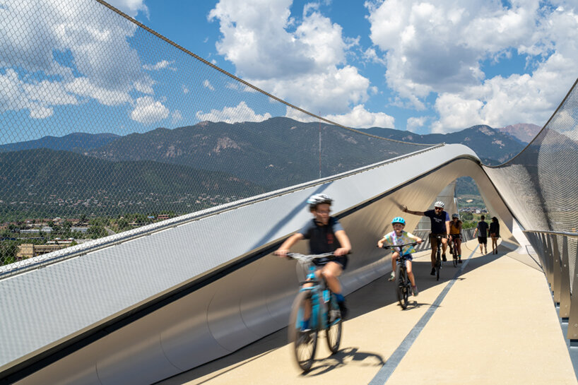diller scofidio + renfro's fluid 'park union bridge' faces colorado rocky mountains