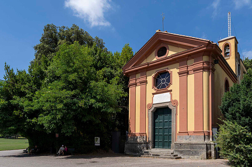 santiago calatrava's art installation for the reopening of church of san gennaro in naples
