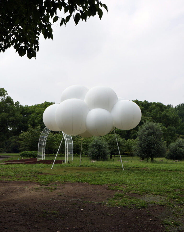 sou fujimoto installs temporary pavilion of fluffy, floating clouds in ...